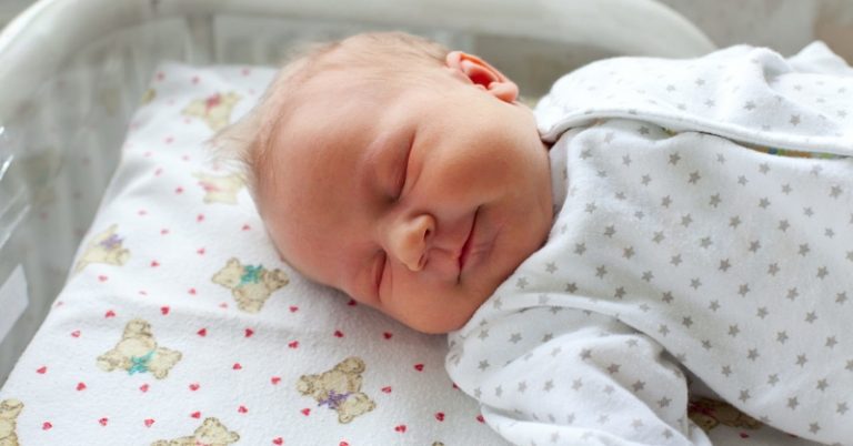 Hugging Plays an Essential Role in Infant Brain Development - Featured image