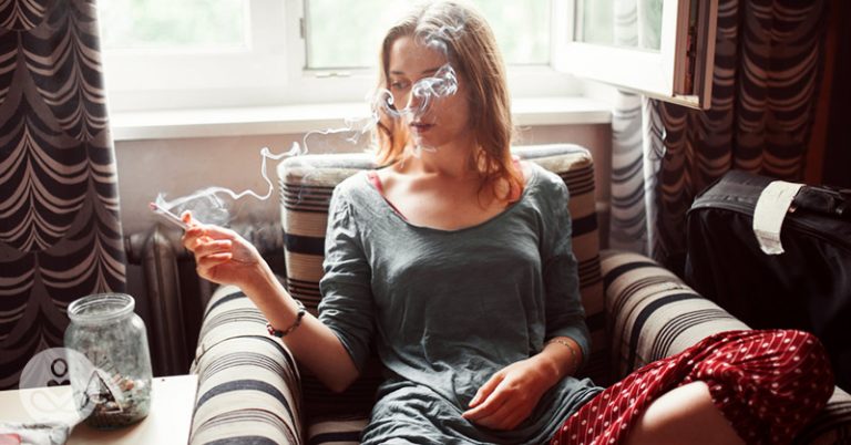 10 Things Women Who Have Been Heartbroken Too Many Times Do - Featured image