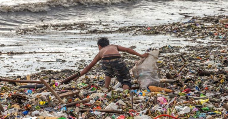 Ways To Reduce Your Reliance On Single-Use Plastics - Featured image