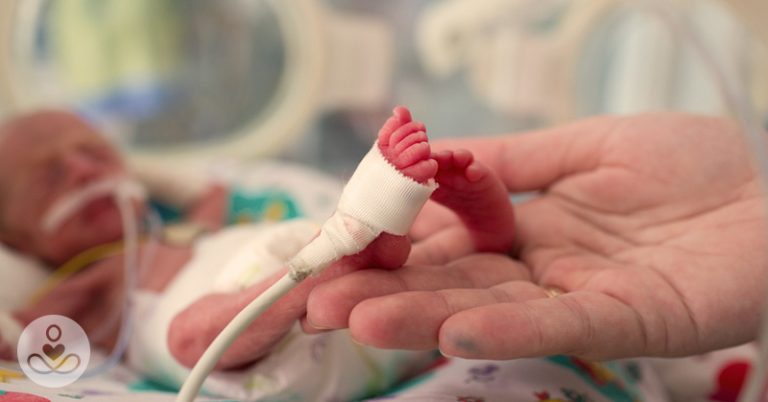 How Doctors Rescued a 1.1 Pound Premature Baby with a Sandwich Bag - Featured image