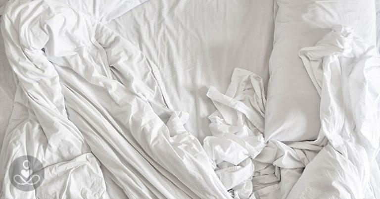 Top Sheets Are Annoying. Take Them Off and Enjoy Your Sleep Better - Featured image
