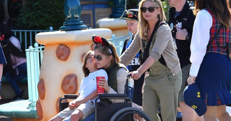 Sarah Michelle Gellar Pushes BFF Selma Blair Around Disneyland in a Wheelchair - Featured image
