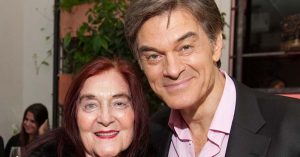 Dr. Oz’s Mother Had Alzheimer’s and He “Completely Missed” the Signs—Here’s What You Need to Know About Alzheimer’s Dr. Oz and his mother