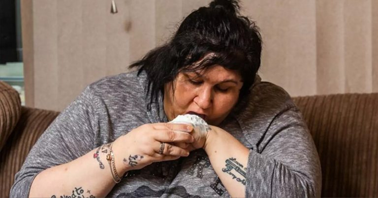 Woman Spends $10.5K on Baby-Powder Addiction, Eats a Bottle a Day - Featured image