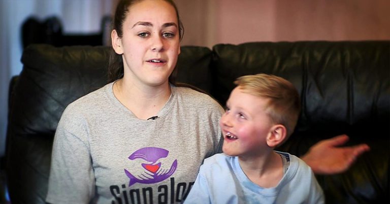 Should all children learn sign language? - Featured image