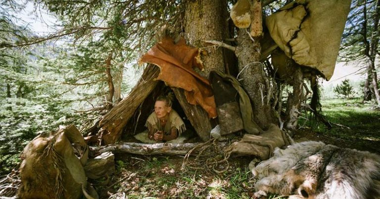 The Woman Who Lives 200,000 Years in the Past - Featured image