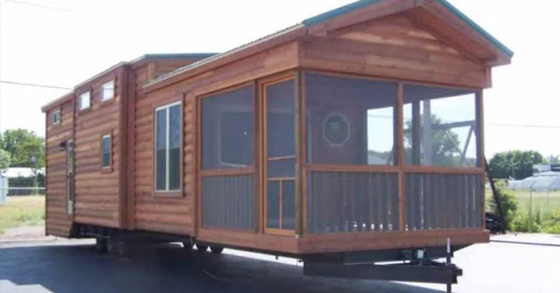 This House On Wheels Comes Fully Furnished and Sleeps 6 People - Featured image