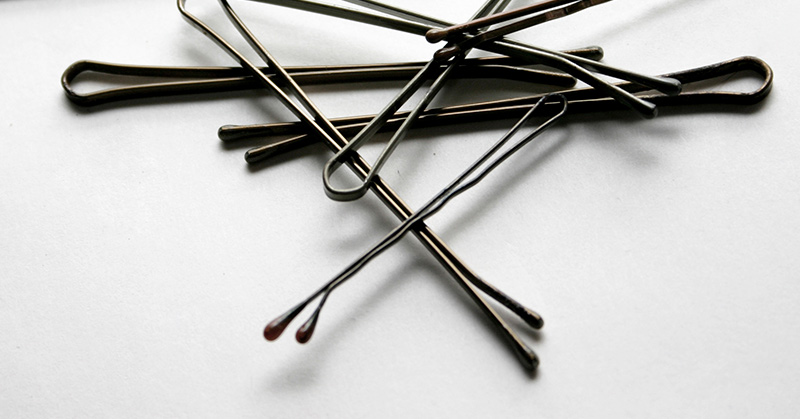 How To Undo Zip Ties With a Broken Bobby Pin - Featured image