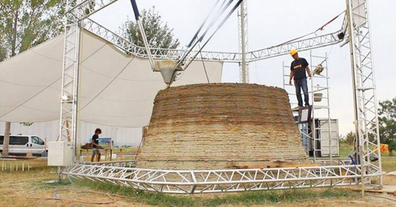 World’s Largest 3D Printer Makes Almost Zero Cost Homes Out of Mud - Featured image