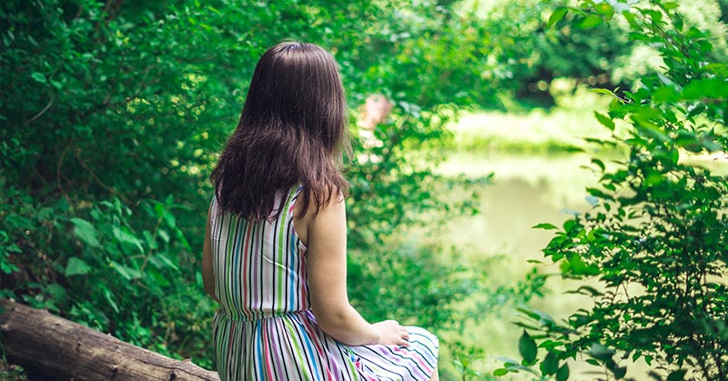 Study Shows Women Who Are Surrounded By Plants Are Happier And Live Longer - Featured image