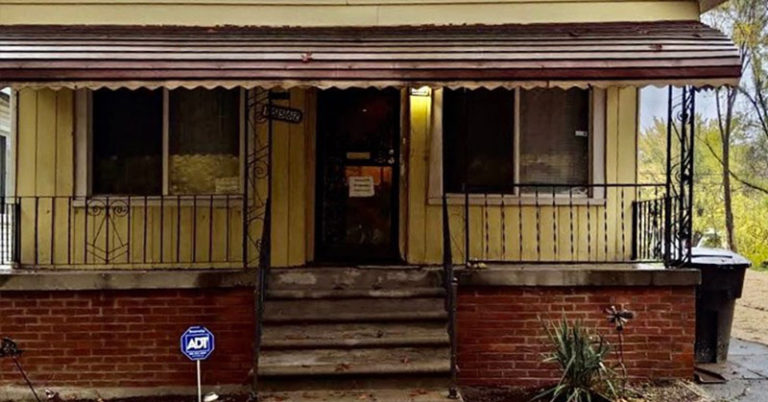 A homeless Detroit man bought an abandoned house for $1,500 and spent 10 years renovating it for his wife. Here’s how he did it — and what it looks like now. - Featured image