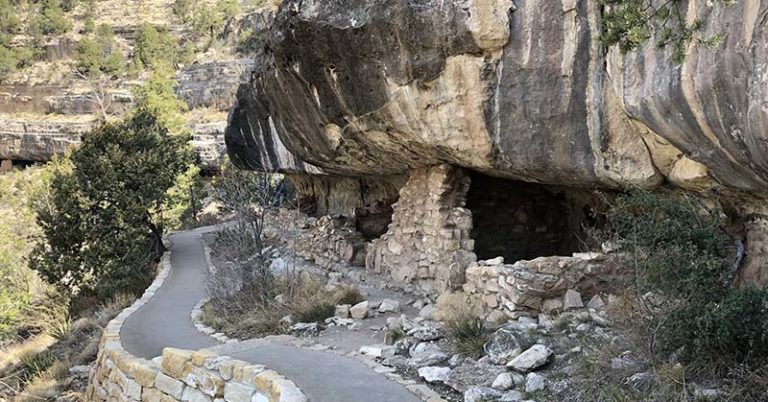 Explore Ruins and Hike Through the Walnut Canyon National Monument - Featured image