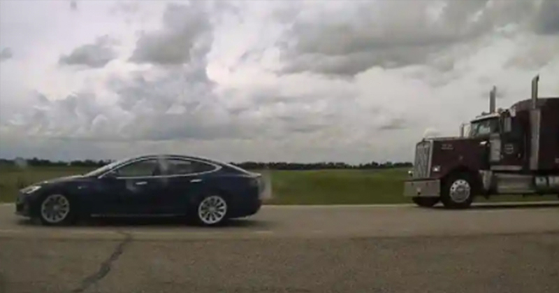 Tesla driver pulled over going 93 MPH while completely asleep - Featured image