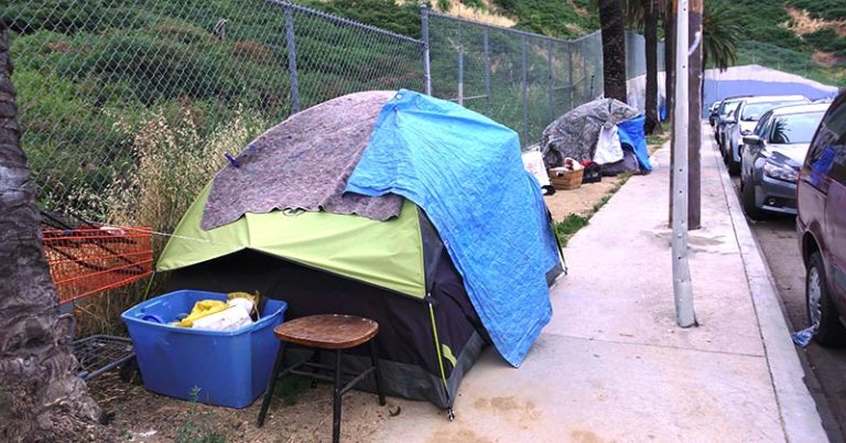 Researchers gave 50 homeless people $7,500 each — and found the results were ‘beautifully surprising’ - Featured image