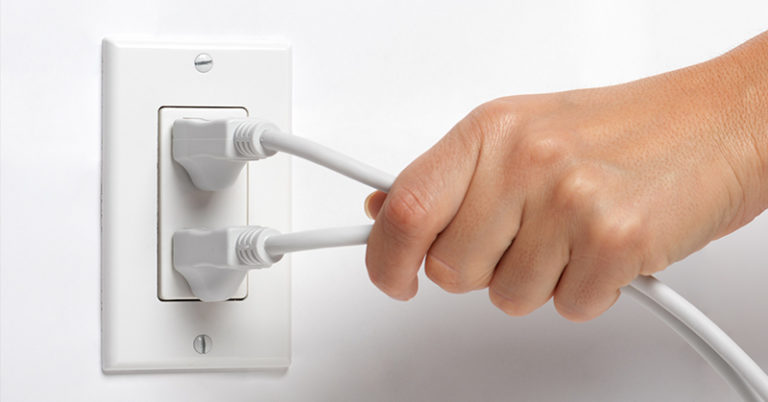 These 5 Hacks Will Lower Your Energy Bills - Featured image