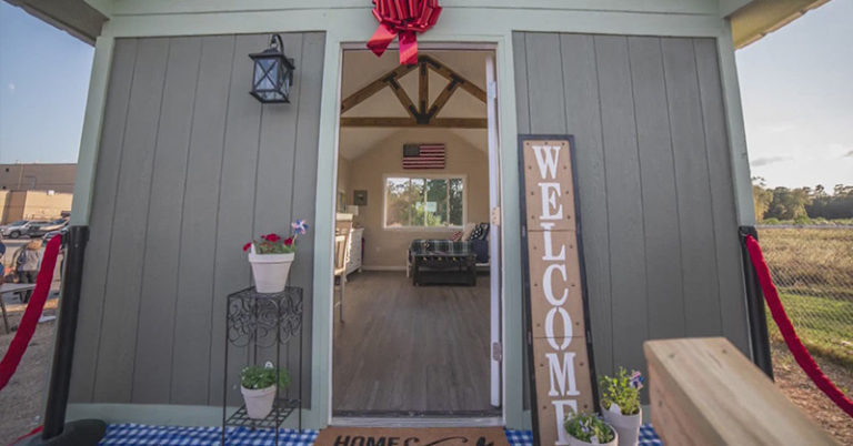 Highschool students build tiny homes to help homeless veterans - Featured image