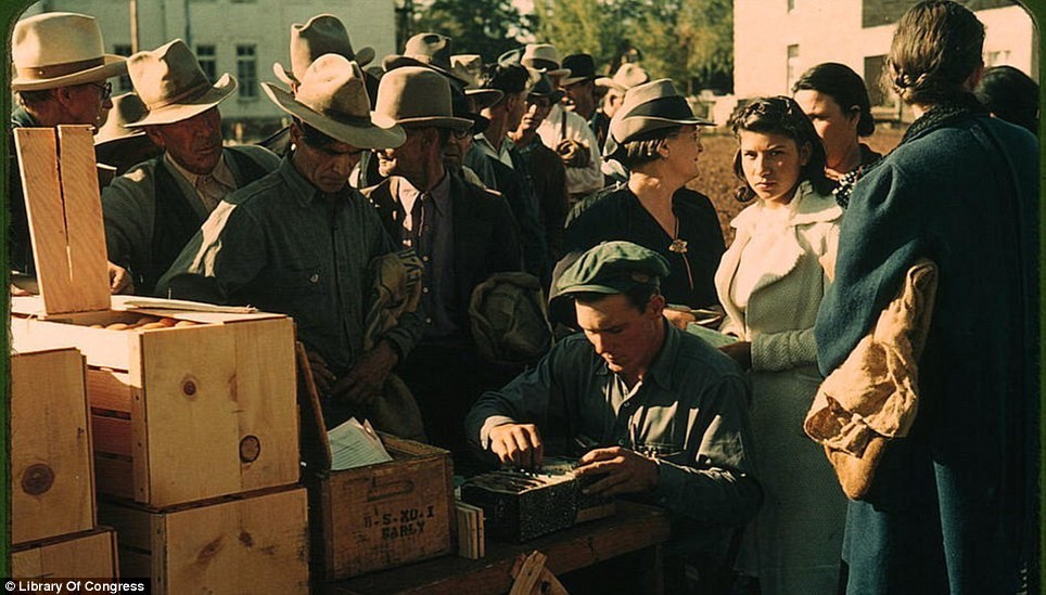 October 1940: The distribution of surplus commodities in St Johns, Arizona
