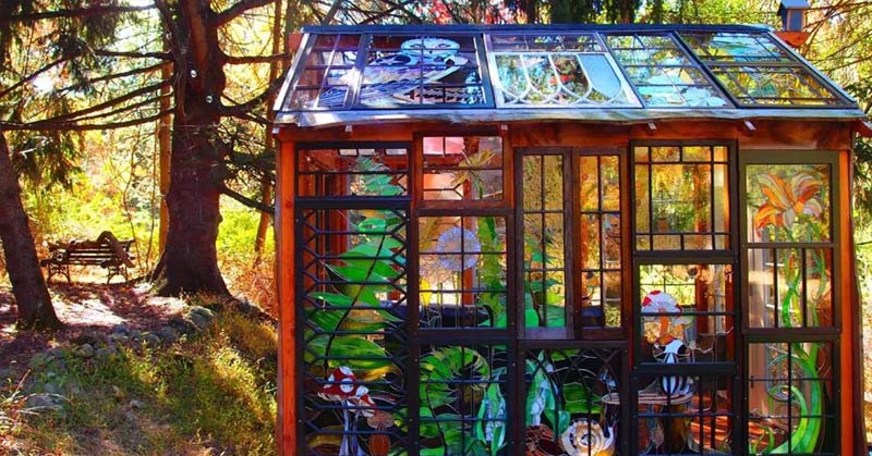 Stained Glass Cabin Offers Colorful Oasis Hidden in the Woods - Featured image