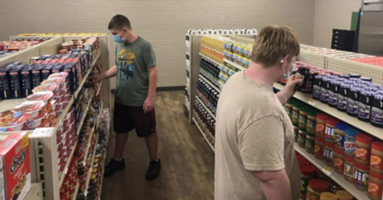 High school opens grocery store for students and their families, accepting good deeds as payment - Featured image