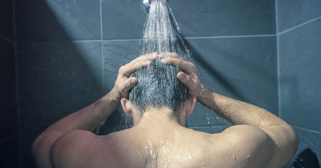 Man who survived heart attack captured the exact moment it took over his body - Featured image