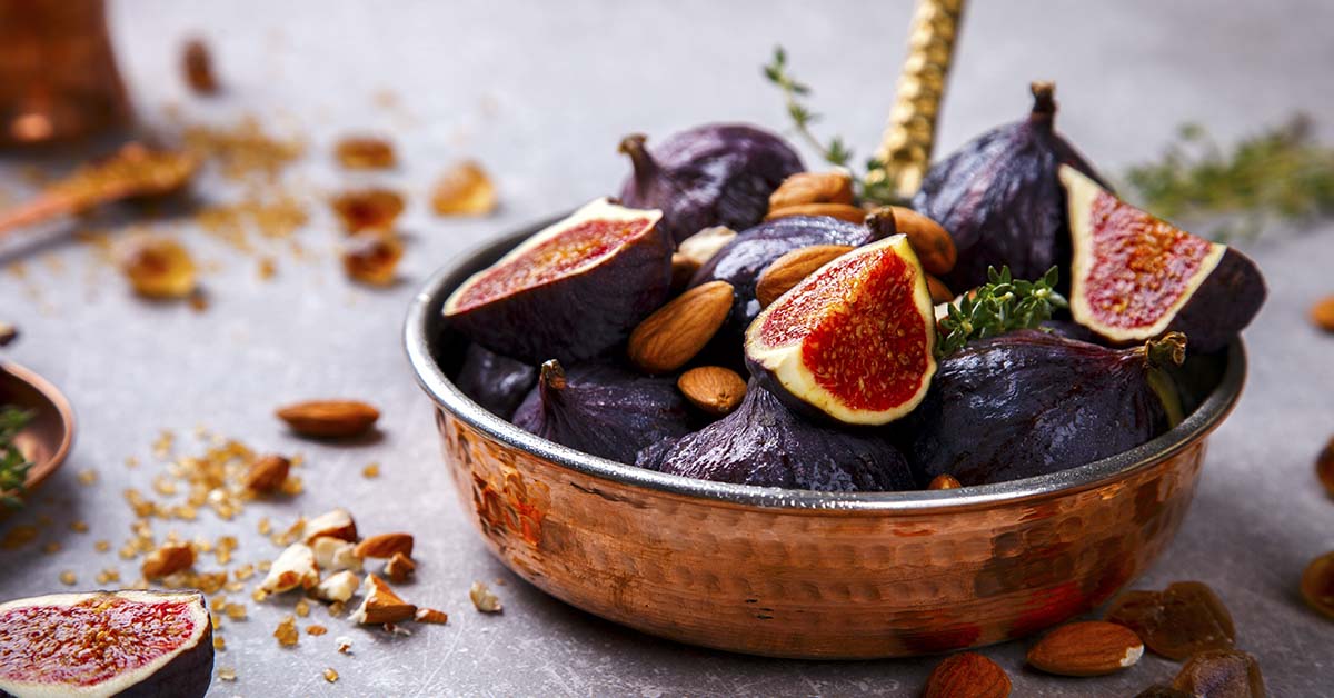 bowl of figs in copper pot