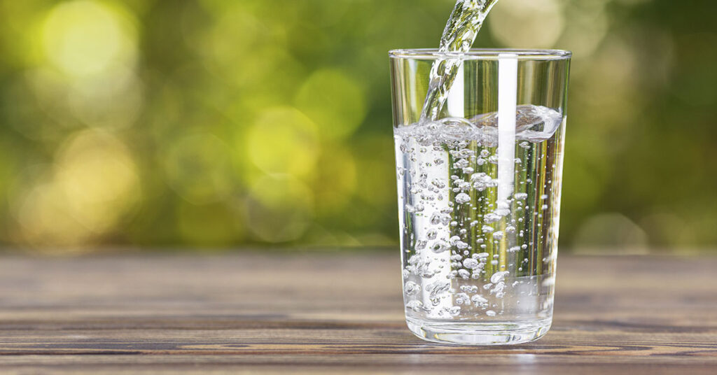 Mom Dies from Water Toxicity After Drinking Too Much Water - Featured image