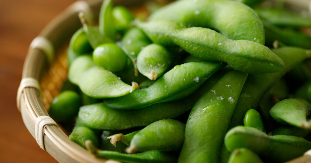 Edamame,boiled green soybeans with salt
