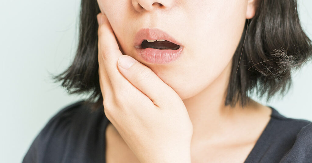 11 Natural Toothache Remedies You Can Do At Home - Featured image