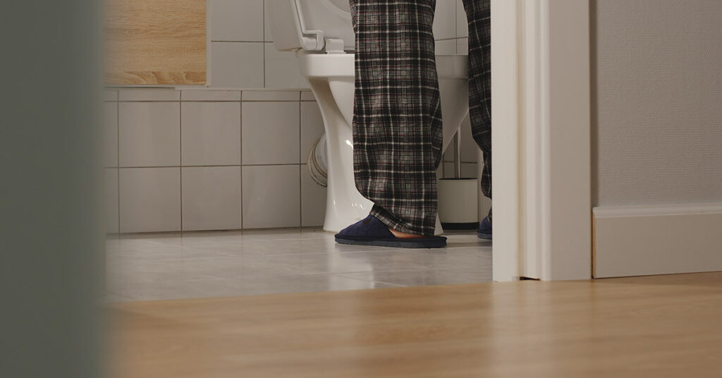 6 Things You Shouldn’t Do In Bed to Get a Good Night’s Sleep - Featured image