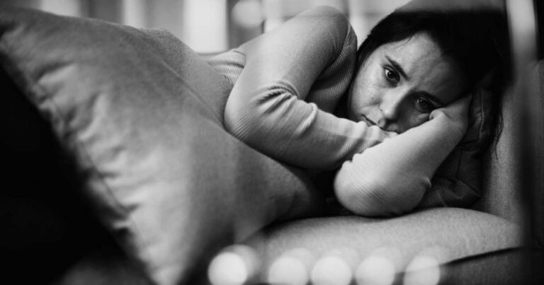 8 Signs Of Depression, Why Depression Happens, And What To Do - Featured image