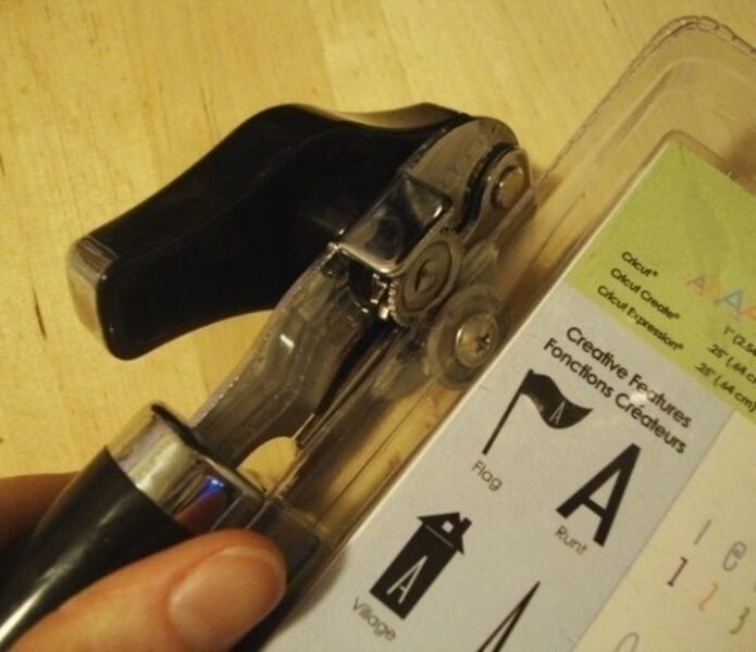 Can Opener for Difficult Packages
