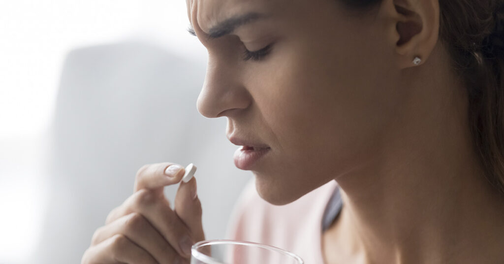 7 Natural Approaches to Pain Relief and Management - Featured image