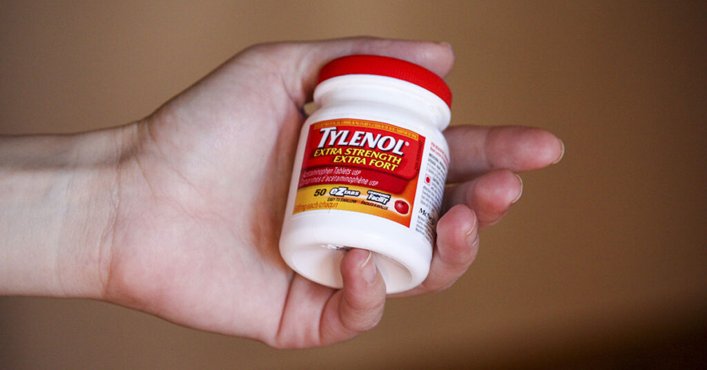 Doctor’s health warning to anyone who takes Tylenol on a regular basis - Featured image