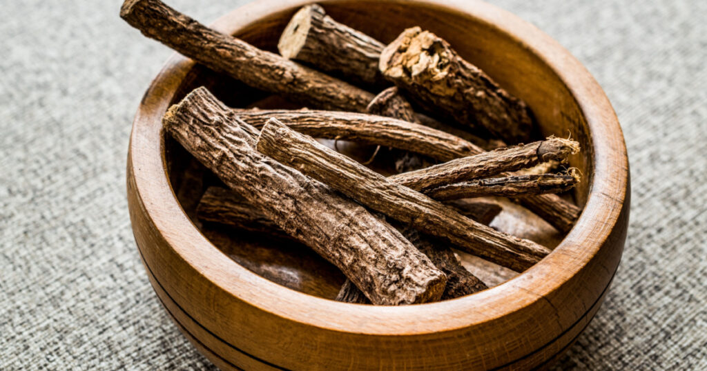 Dried Licorice Sticks in wooden bowl / Meyan Koku