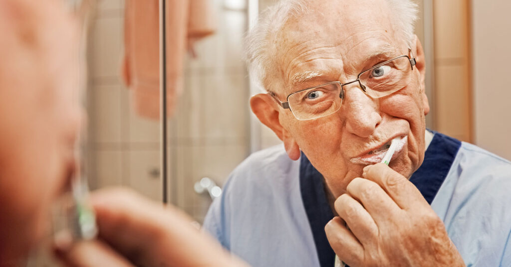 If You Notice This While Brushing Your Teeth, It Could Be a Sign of Dementia - Featured image