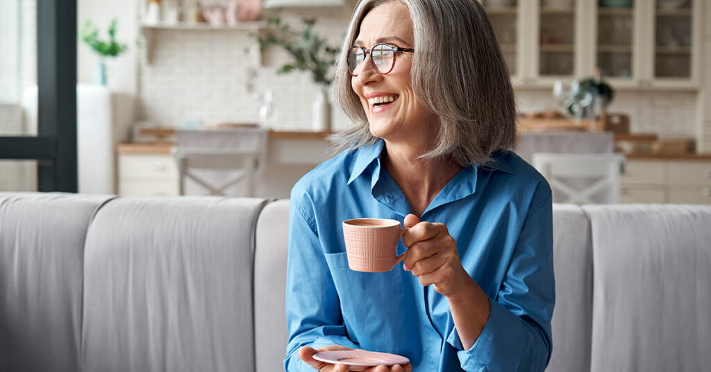 16 Strange Behaviors of People Who Thrive On Being Alone - Featured image