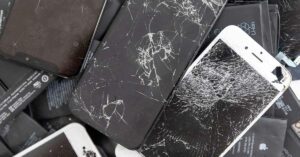 Apple Adds Popular iPhone to Its ‘Obsolete’ List Old obsolete iPhones with broken screens
