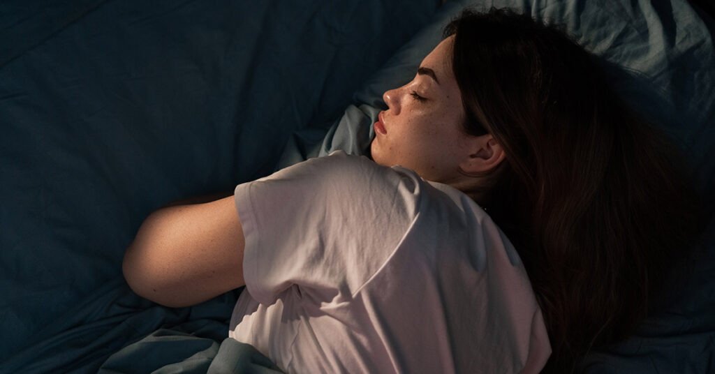 Why Going to Sleep During the ‘Golden Hour’ Could Save Your Life - Featured image