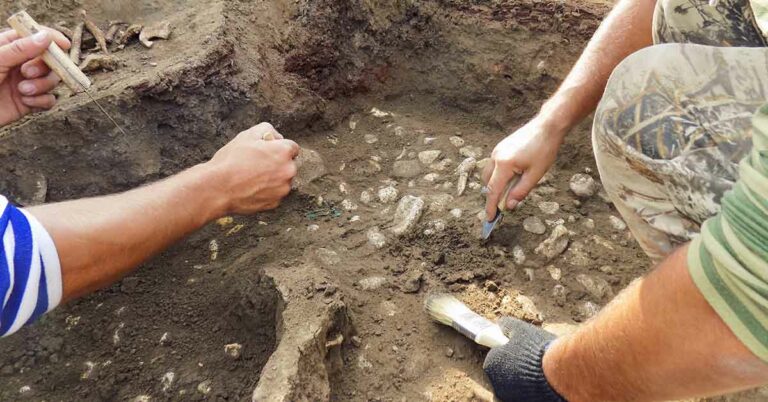 Man’s 2400-Year-Old Corpse So Well Preserved That His Guts Reveal His Last Meals - Featured image