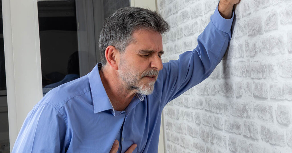 8 Risk Factors of Heart Failure to Look Out For - Featured image