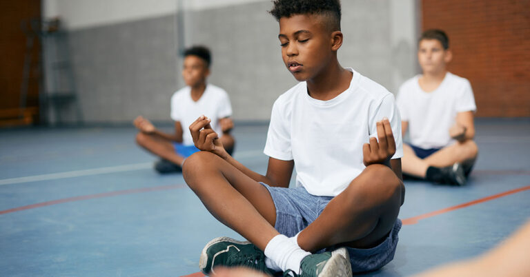 Schools in the US Are Taking Meditation Breaks, and Teachers Say It Helps Students’ Mental Health - Featured image