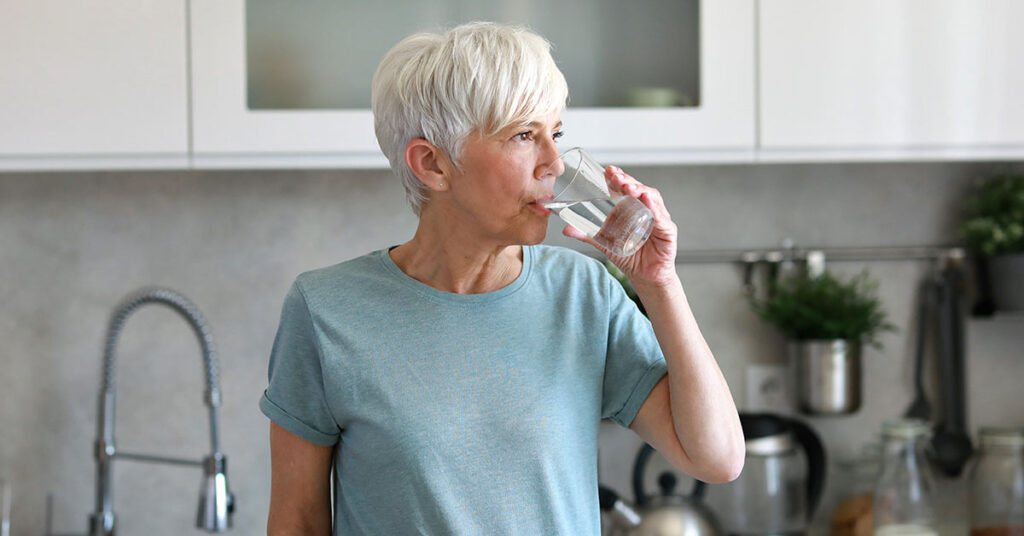 This Vitamin Deficiency Can Mimic Symptoms of Dementia. Here’s What To Look Out For - Featured image