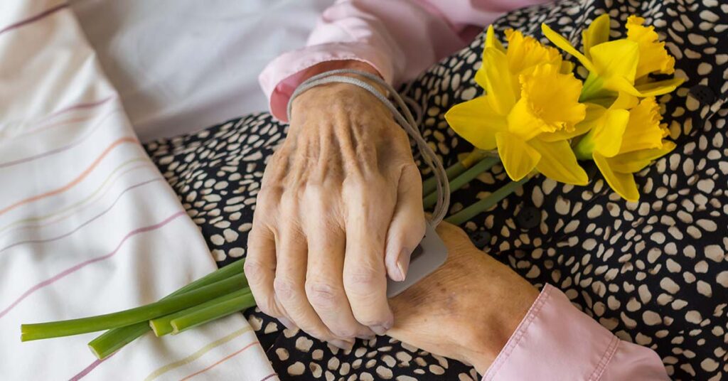 4 most common things people say right before they die - Featured image