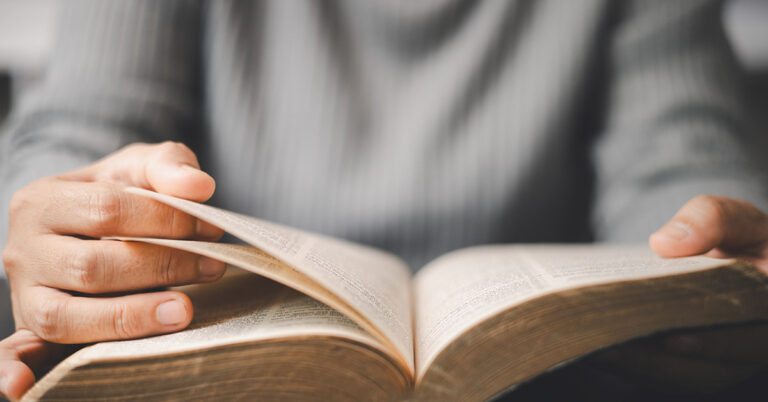 What Happens When You Start Reading Every Day - Featured image