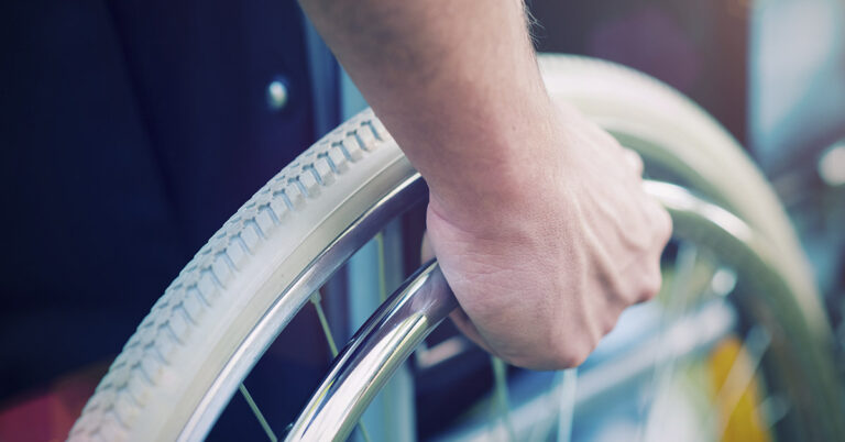 Dad Thinks Homeless Man is a Beggar – His Heart Stops When His Child Reveals the Truth - Featured image