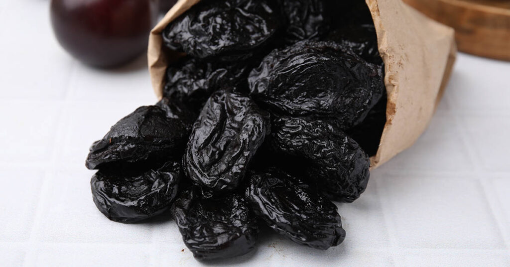 How To Make Prune Compote: A Nutrient Power House With Many Health Benefits - Featured image