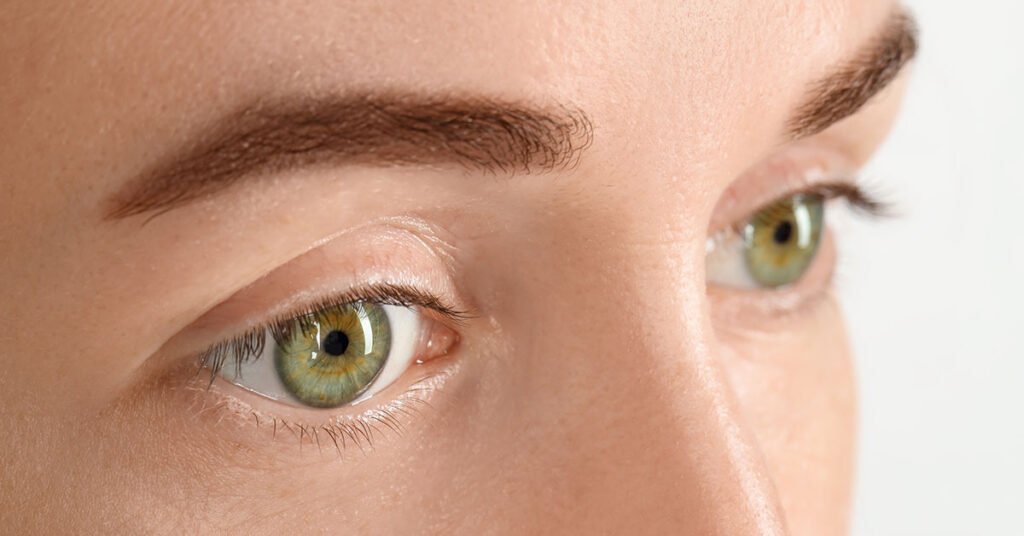 People Online Are Surprised After Learning Others Can’t Perform This Simple Maneuver With Their Eyes - Featured image