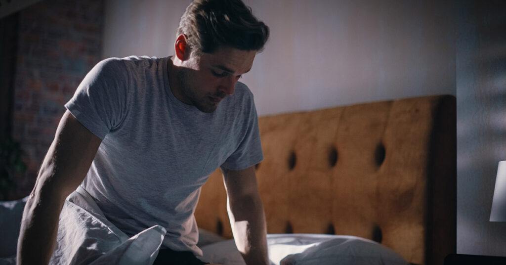 8 Reasons You’re Waking Up Several Times A Night And Having Trouble Falling Back Asleep - Featured image