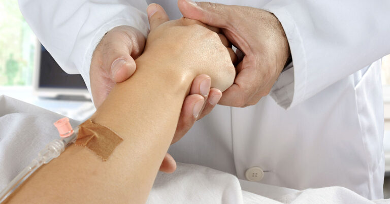 End Of Life Medical Staff Can Predict That Death Is Near When Patients Experience This Pheonomen  - Featured image