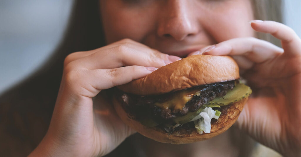 Which Fast Food Burger Is The Least Healthy? New Study Gives Answers. - Featured image